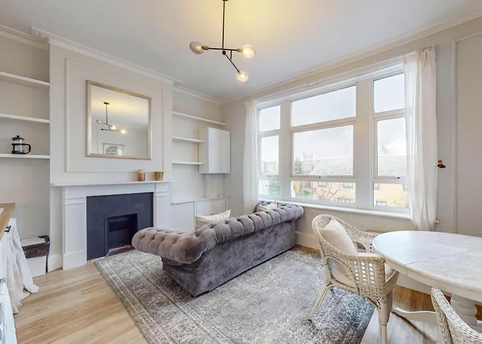 Stunning 3Bd Flat Near Chelsea Football Club